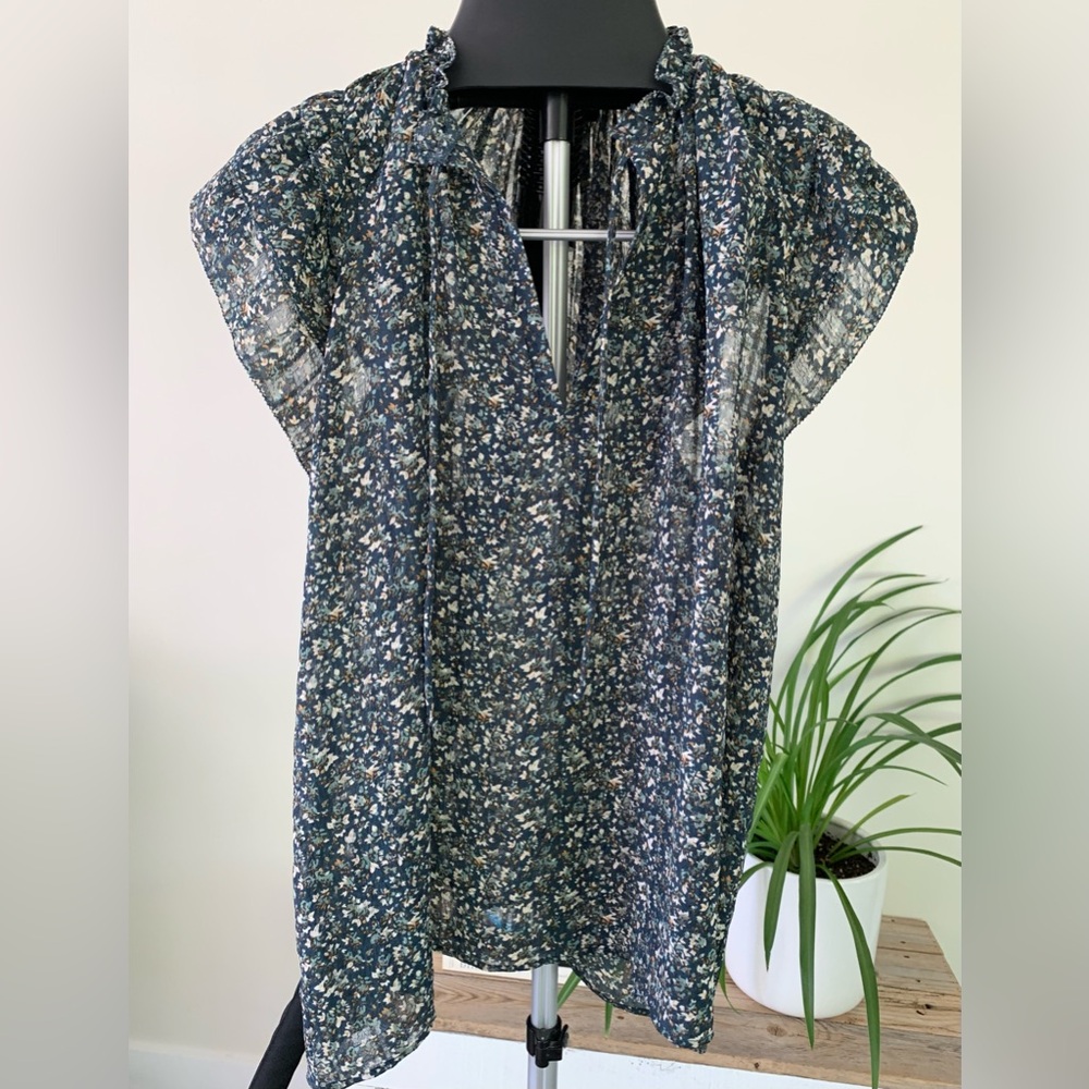 Floral Print Tie Front Flutter Sleeve Blouse
